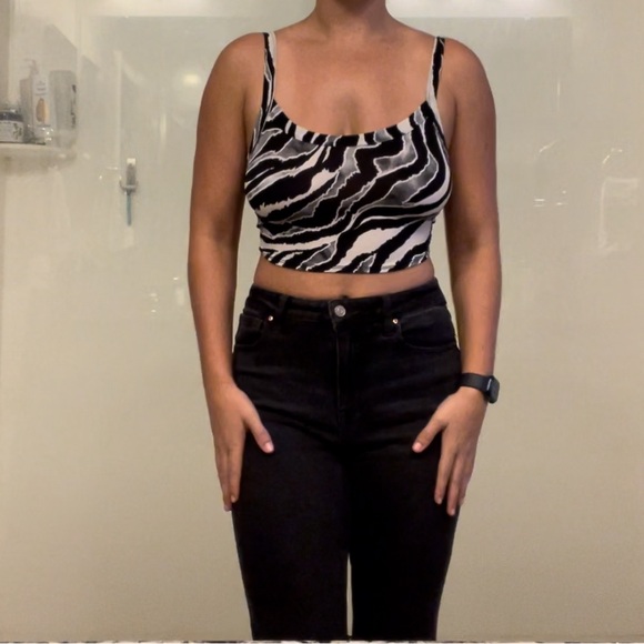 Blue Jasmine Crop Tops - Picture 3 of 4